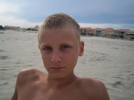 et dans le sable